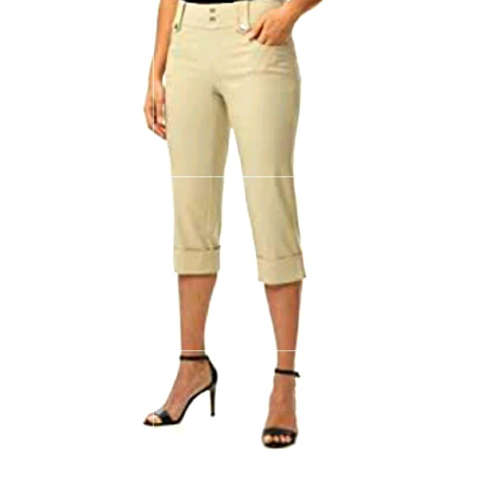Dalia Woman khaki stretch Tan Capri pants size 16W